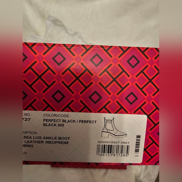 📢 SALE *00342-002 NEW! TORY BURCH Chelsea Lug Sole Ankle Boots - Picture 13 of 15